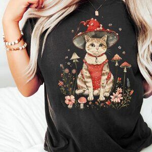 Cottagecore Mushroom Cat T-Shirt | Boho Goblincore Botanical Tee